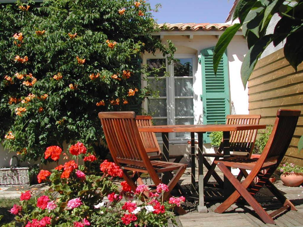 La Passerose 3 Pieces Avec Jardin Au Calme,A 300M De La Plage, Acomodação com café da manhã La Couarde-sur-Mer Exterior foto